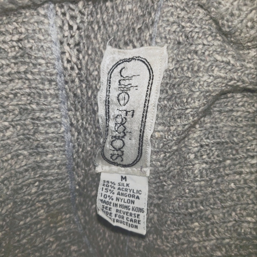 Womens turtle Neck size M Julie Fashions.